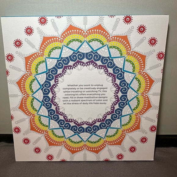 Vive Le Color - Coloring Book and pencils - Picture 3 of 7